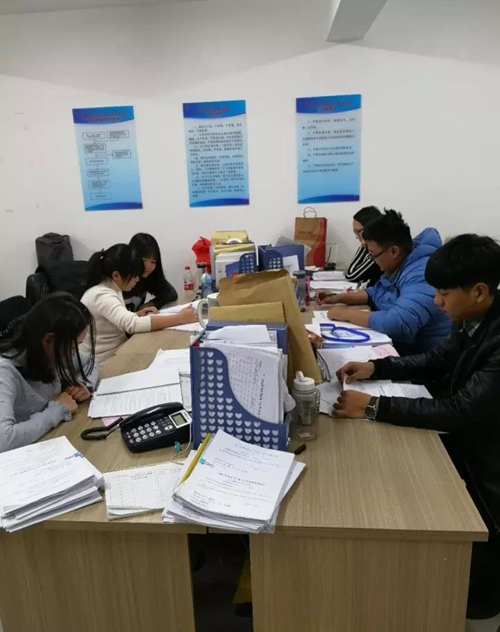 1206经开区食药监管局召开专题会议 学习传达马懿同志在市委十一届五次全体(扩大)会议上的讲话精神3_副本.jpg