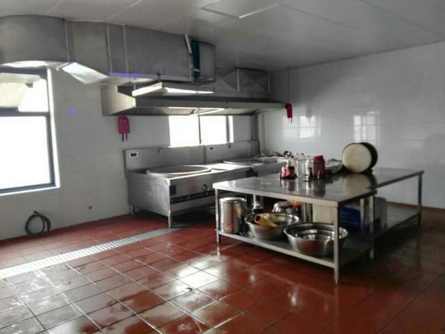 0517国基路食品药品监督所 持续抓好夏季学校食堂食品安全整治工作2.jpg