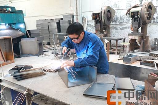 clip_image002.jpg 说明: http://img.zynews.cn/attachement/jpg/site2/20181211/509a4c2d208c1d79a23025.jpg