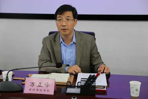 1018信访接待日 郑州市领导听民忧解难题4_副本.jpg